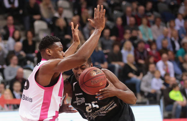 屡次被迫面 屡次被迫面