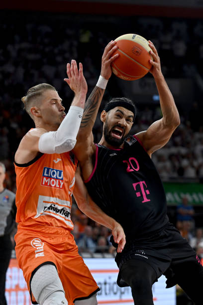 场上实际斗 场上实际斗